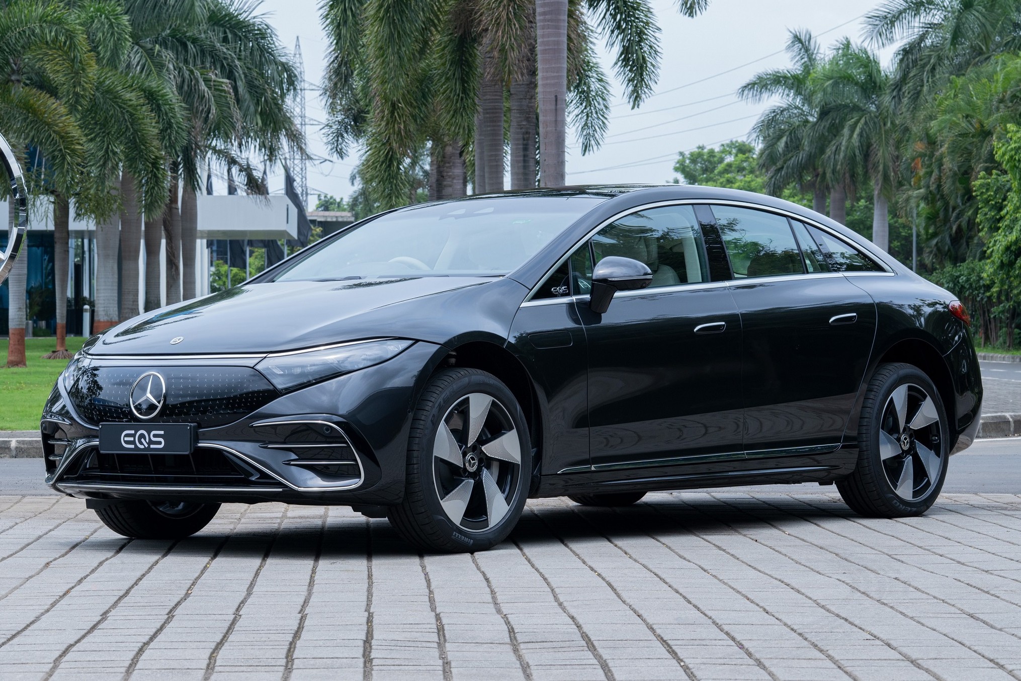 mercedes eqs 580 celebration edition price details